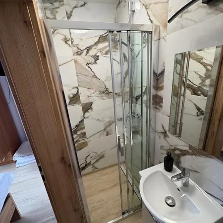 Apartment Mis *